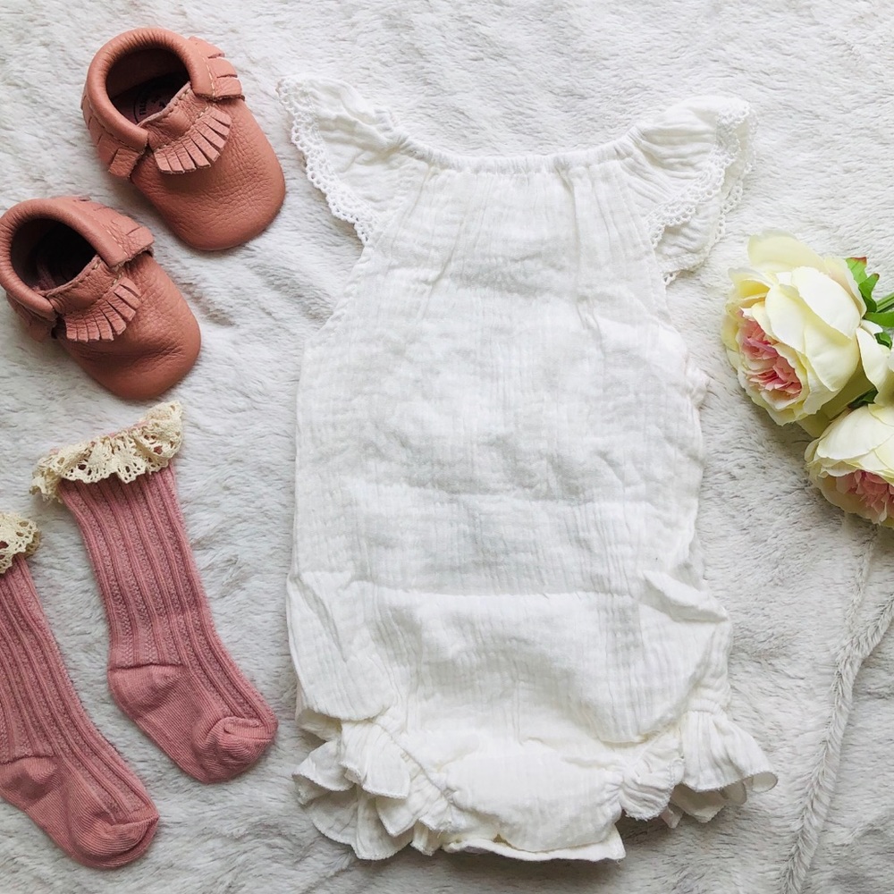 SOLD 💝Vintage Ruffle Baby Girl Romper 💖